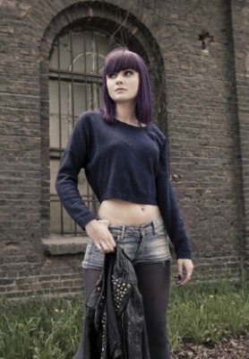 woman-with-purple-hair-color