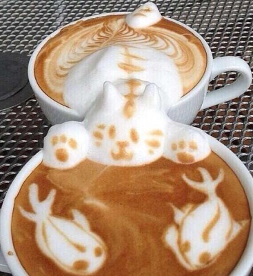 cool-coffee-art-cat-Koi-fish